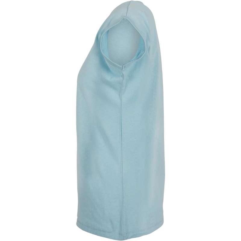 Zijaanzicht van het Ocean Blue Fit Fuel Lifestyle dames sport T-shirt – ademend en perfect aansluitend voor optimaal comfort.